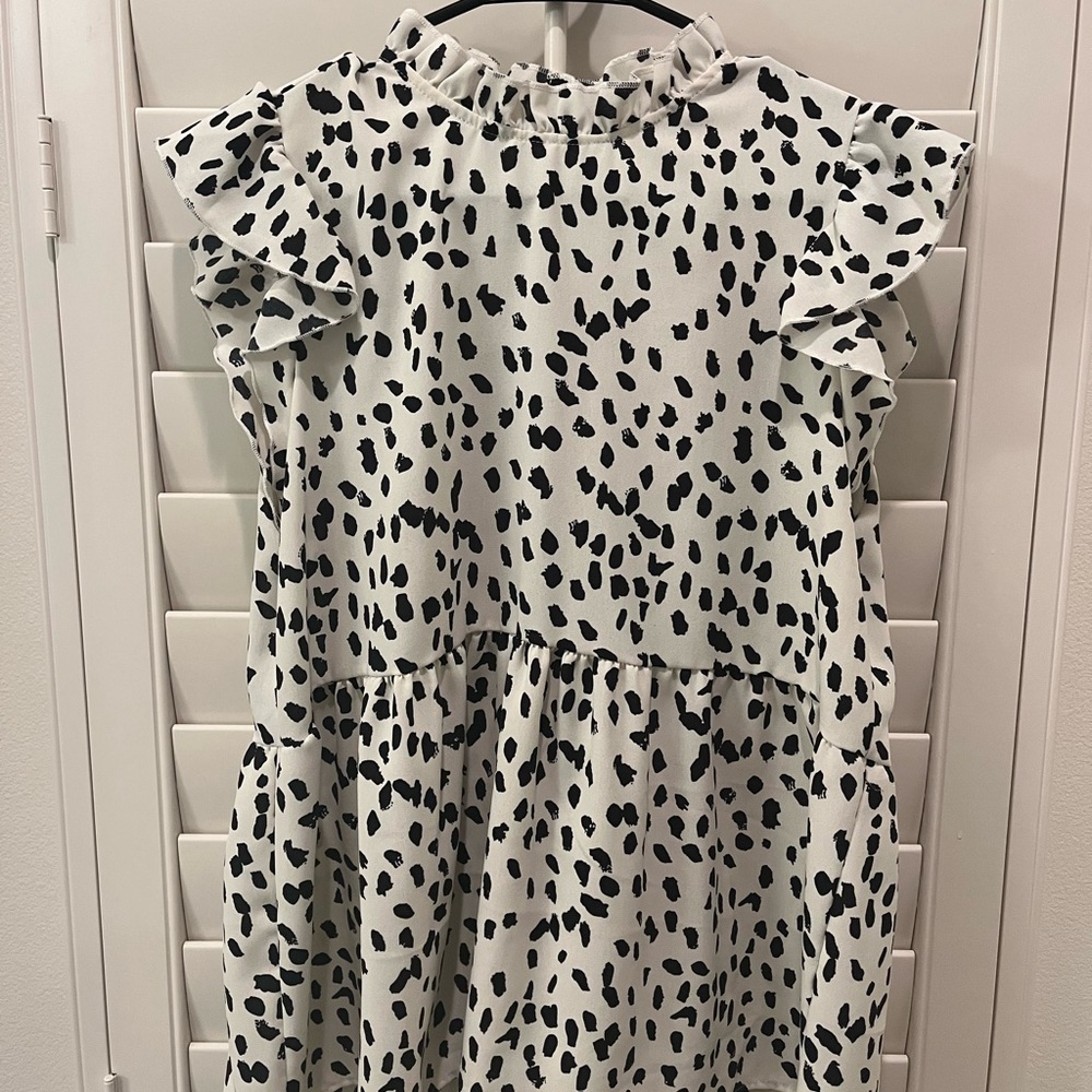 Women’s blouse black spots print